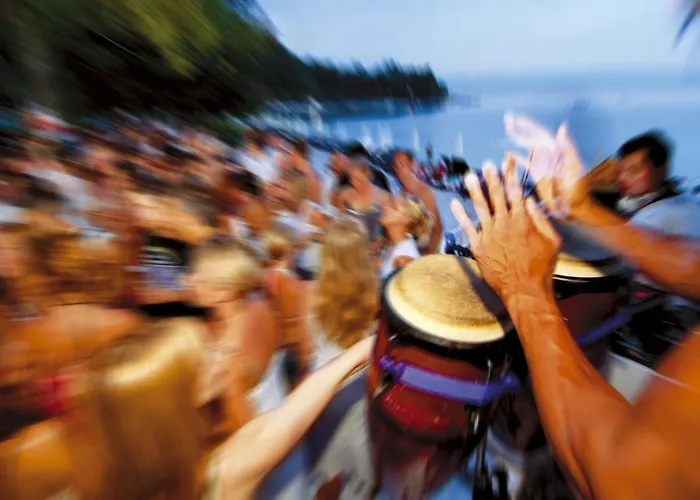 In With Sea View, Terrace, Air Conditioning, Wifi Ika